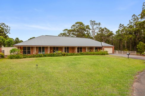 9 Honeyeater Place, THORNTON NSW 2322