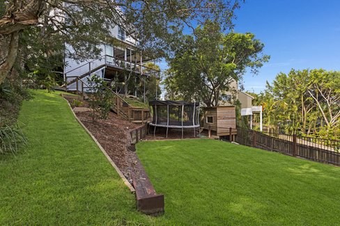 9 Hovea Court, Elanora QLD 4221