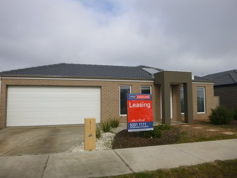 9 Jessica Way, DELACOMBE VIC 3356