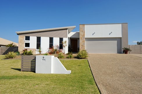 9 Jumbuck Court, GLEN EDEN QLD 4680
