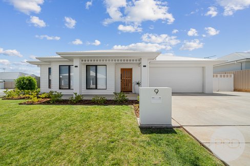 9 Katarah Street, GOBBAGOMBALIN NSW 2650