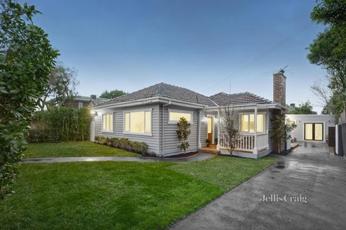 9 Kurrajong Street Bentleigh East 3165