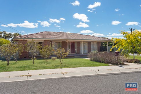 9 Landy Court, KANGAROO FLAT VIC 3555