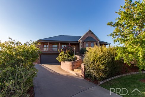 9 Lindbeck Avenue, TUMUT NSW 2720