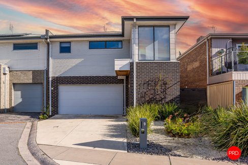 9 Lorne Terrace, FLORA HILL VIC 3550