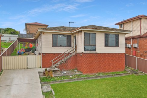 9 Mirrabooka Road, LAKE HEIGHTS NSW 2502