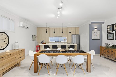 9 Moyenne Crescent, Varsity Lakes QLD 4227