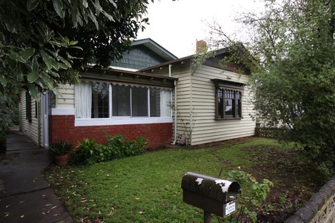 9 Nightingale Street, NEWINGTON VIC 3350