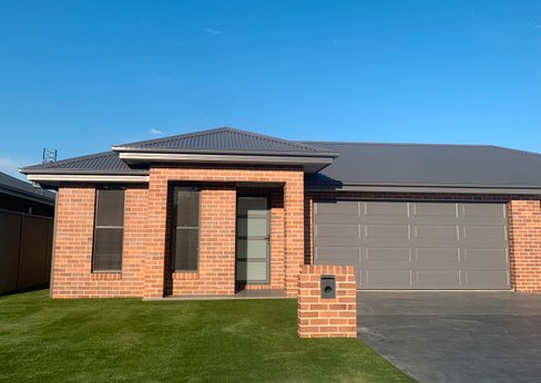 9 Palomino Place, TAMWORTH NSW 2340