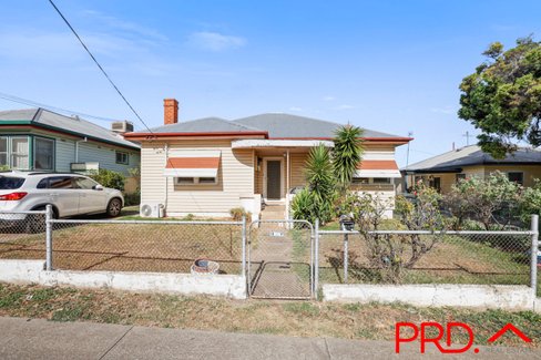 9 Phillip Street, TAMWORTH NSW 2340