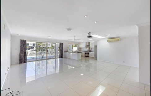 9 Pisa Court, Surfers Paradise QLD 4217