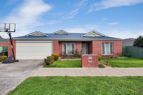 9 Platypus Drive, MOUNT CLEAR VIC 3350