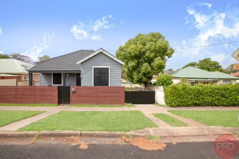 9 Raymond Terrace Road, EAST MAITLAND NSW 2323
