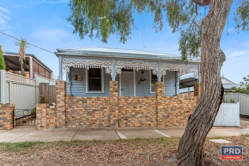 9 Reverie Street, LONG GULLY VIC 3550