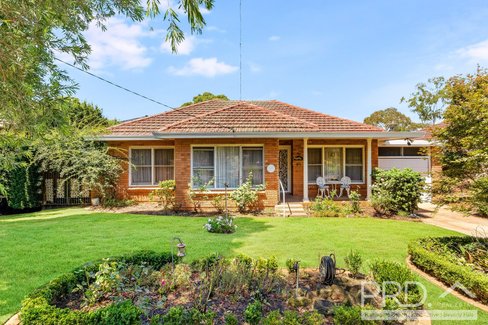 9 Roseanne Avenue, ROSELANDS NSW 2196