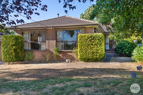 9 Rotherwood Street, WENDOUREE VIC 3355