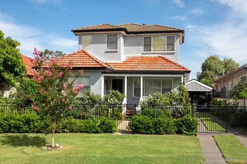 9 Roy Street, LORN NSW 2320