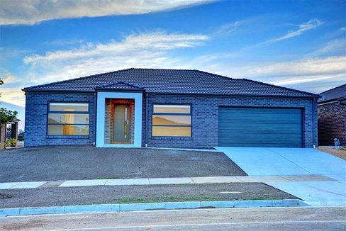 9 Royal York Road, DELACOMBE VIC 3356