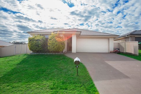 9 Sapphire Drive, RUTHERFORD NSW 2320