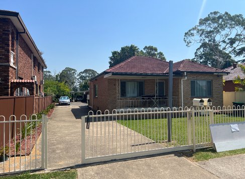 9 Stuart Street, CANLEY VALE NSW 2166