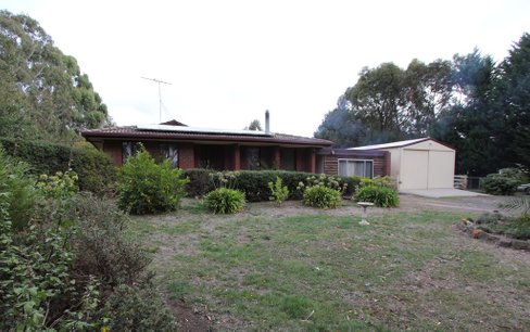 9 Urquhart Street, GORDON VIC 3345