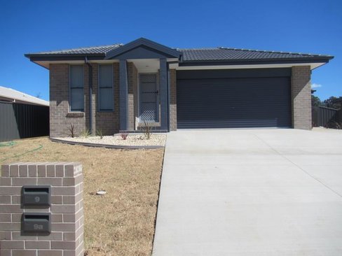 9 Wagtail Close, TAMWORTH NSW 2340