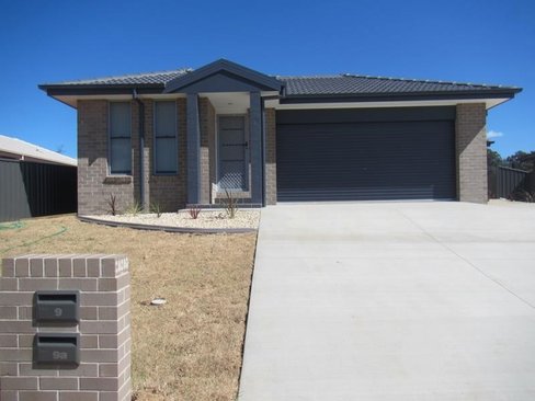 9 Wagtail Close, TAMWORTH NSW 2340