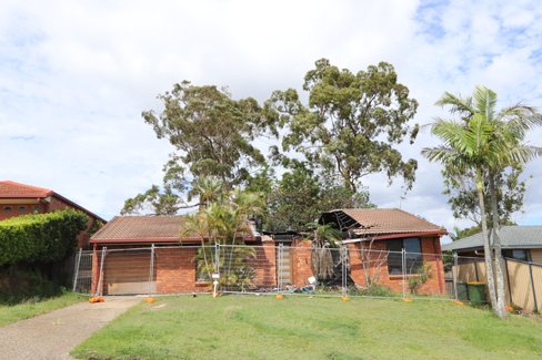 9 Walabah Drive, ASHMORE QLD 4214