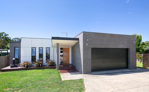9 Whistler Close Brown Hill 3350
