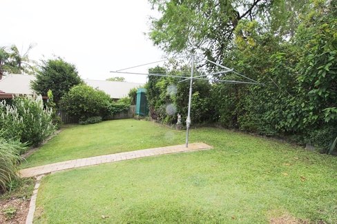 9 Winani Drive, ASHMORE QLD 4214