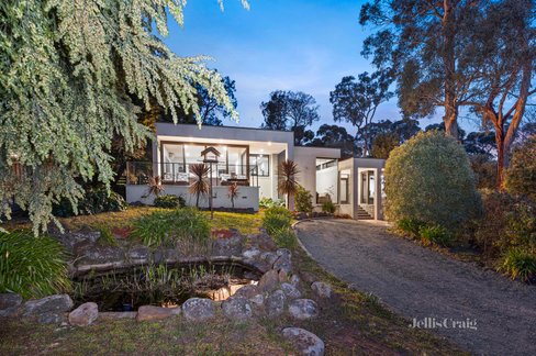 9 Woodside Court  Ballarat North 3350