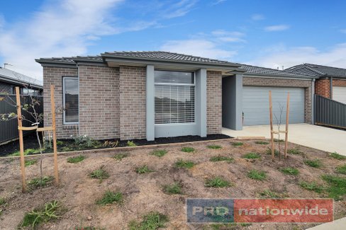 9 Yates Street, Lucas VIC 3350