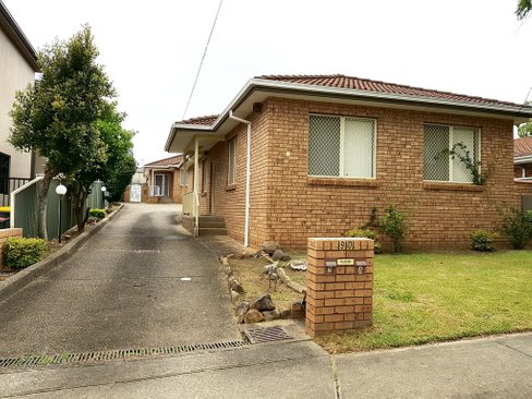 90 Bassett St, HURSTVILLE NSW 2220