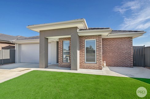 90 Dyson Drive, LUCAS