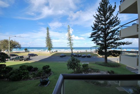 @/90 Marine Parade, MIAMI QLD 4220