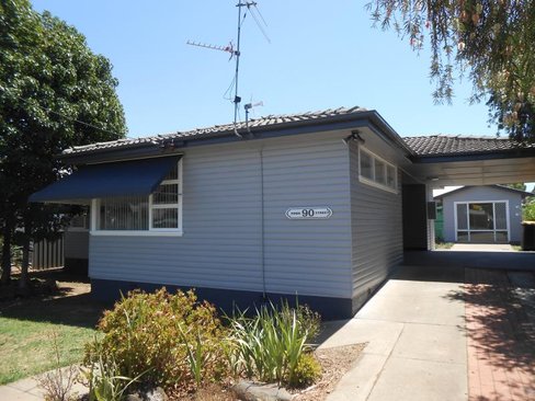90 Piper Street, TAMWORTH NSW 2340