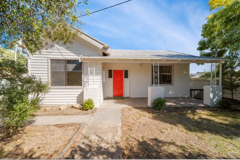 90 Somerville Street, FLORA HILL VIC 3550