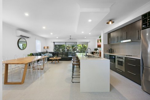 90 Verona Circuit, Burleigh Waters QLD 4220