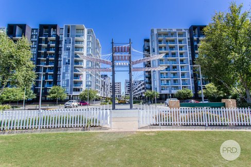 902/10 Aviators Way, PENRITH NSW 2750