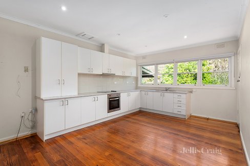  903 Heidelberg - Kinglake Road Hurstbridge 3099