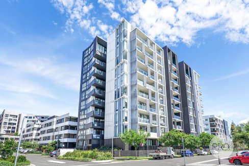 908/8 Aviators Way, PENRITH NSW 2750