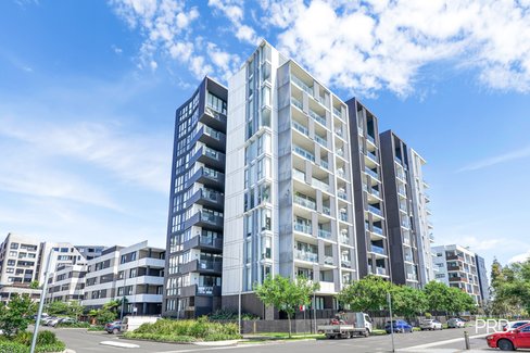 908/8 Aviators Way, Penrith NSW 2750