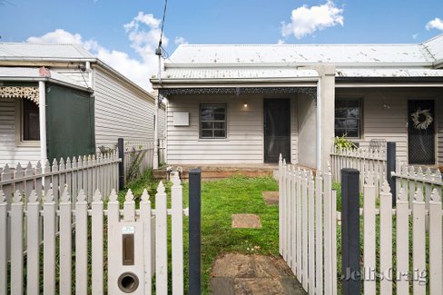 909 Eyre Street  Ballarat Central 3350