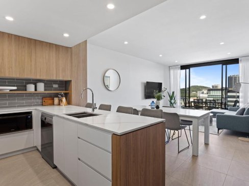 909/6 Palm Beach Avenue, PALM BEACH QLD 4221