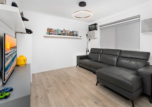 91 Stanley Avenue, FARMBOROUGH HEIGHTS NSW 2526