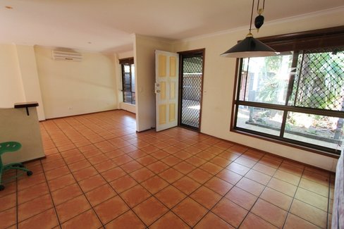 91 Wardoo Street, SOUTHPORT QLD 4215