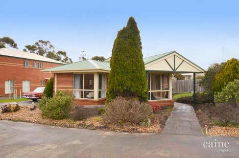 9 104-106 Whitehorse Road Mount Clear 3350