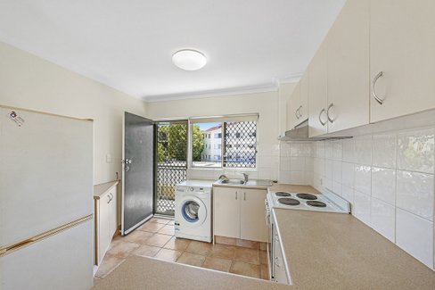 9/126 The Esplanade, Burleigh Heads QLD 4220