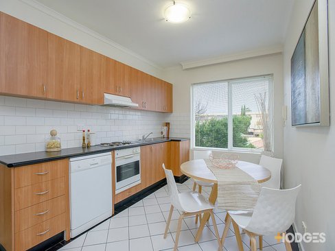 9 129 The Parade Ascot Vale 3032