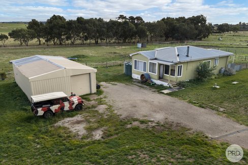 913 Linton-Carngham Road, SNAKE VALLEY VIC 3351